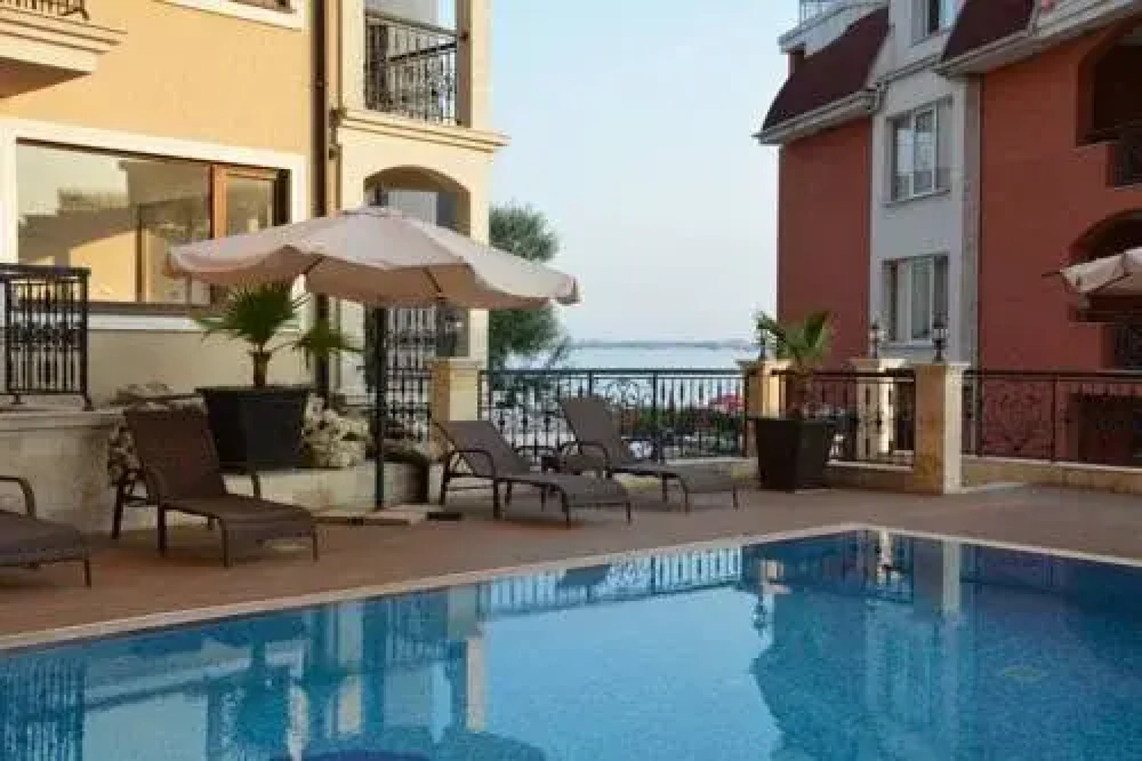 Vip Club Dolphin Coast