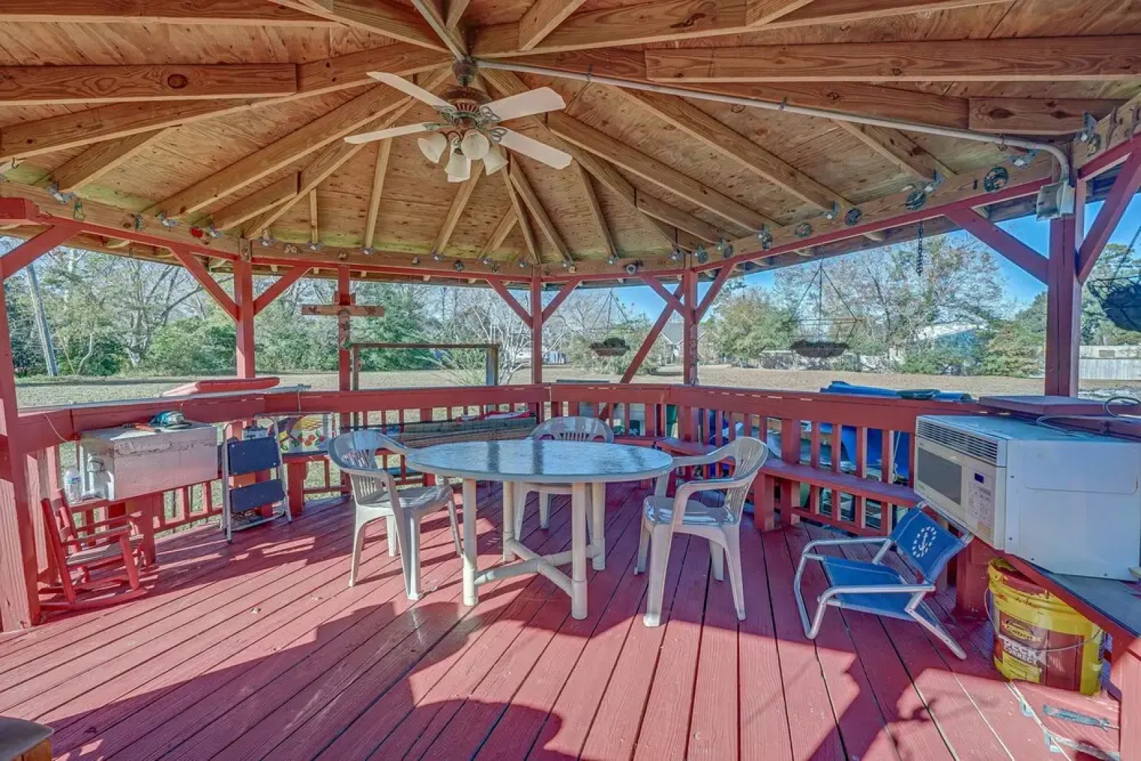 Sneads Ferry Vacation Rental - Walk to Boat Ramp!