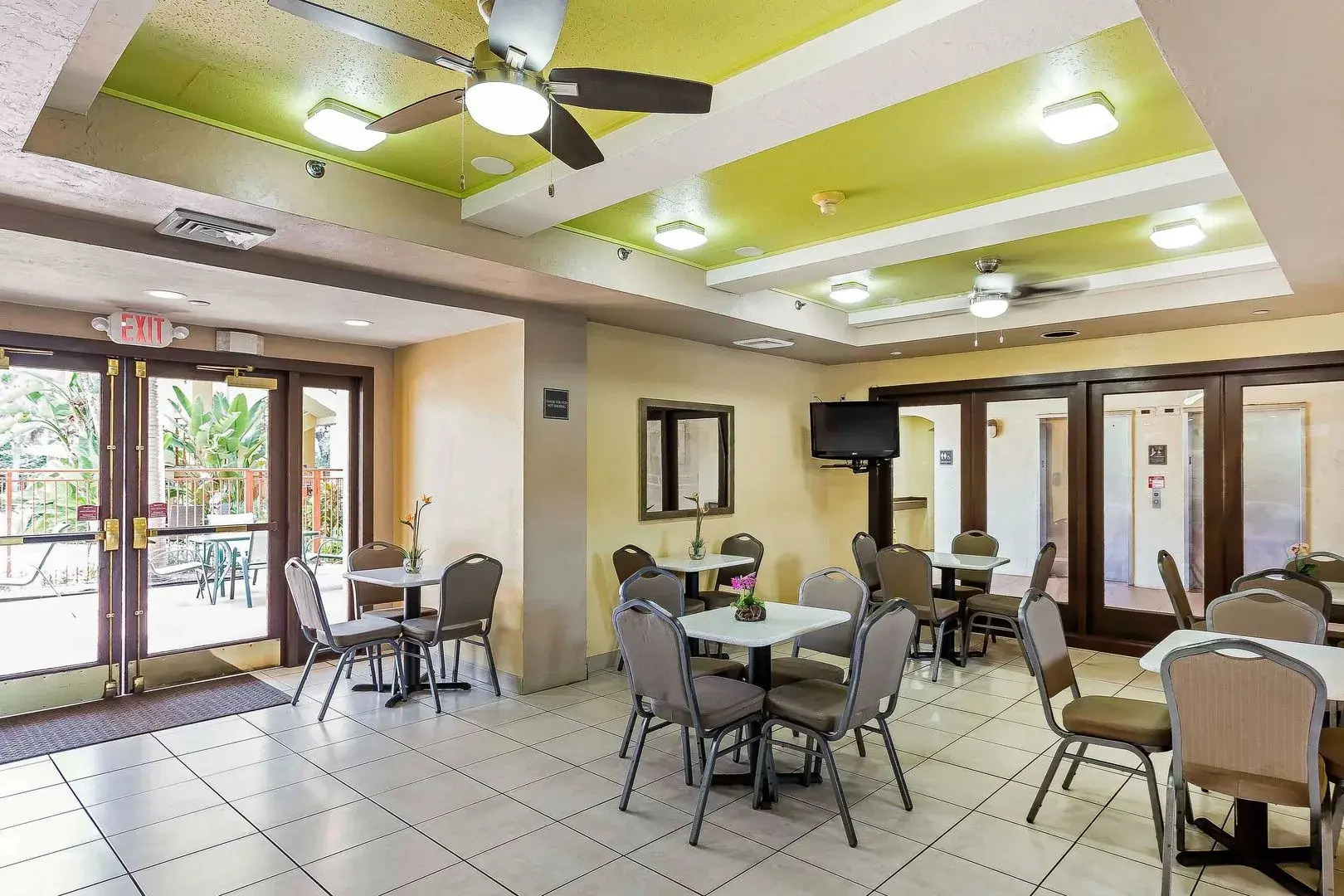 Boca Suites Deerfield Beach, SureStay Collection by BW