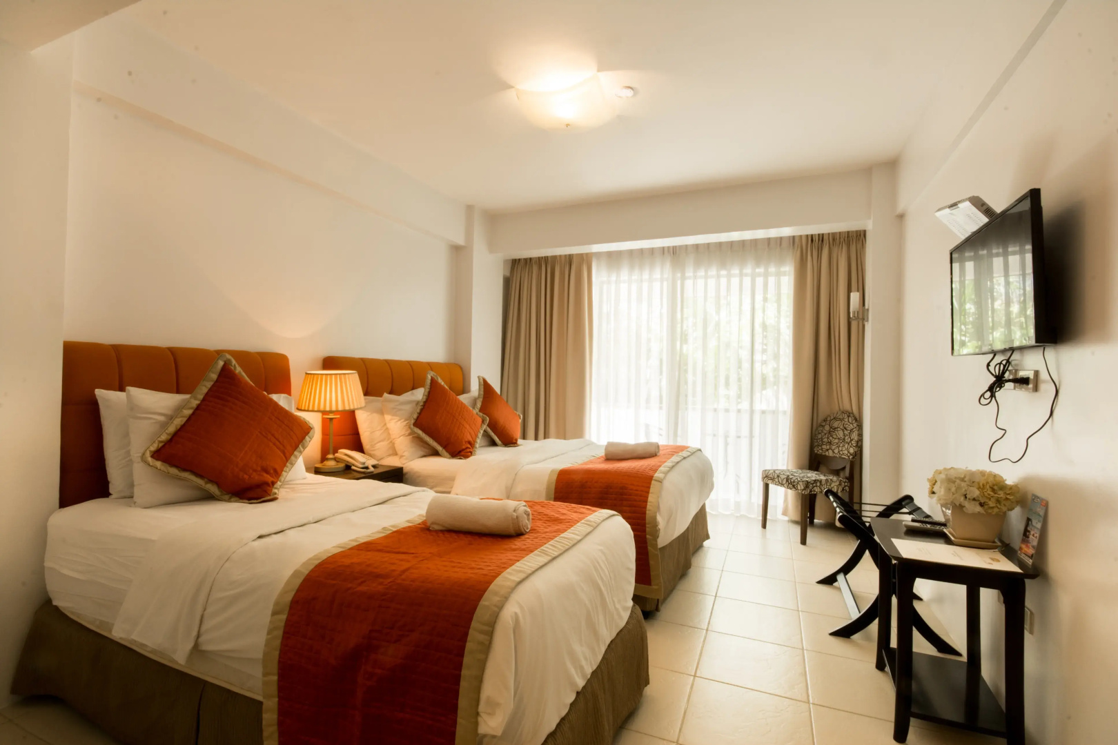 White House Beach Resort