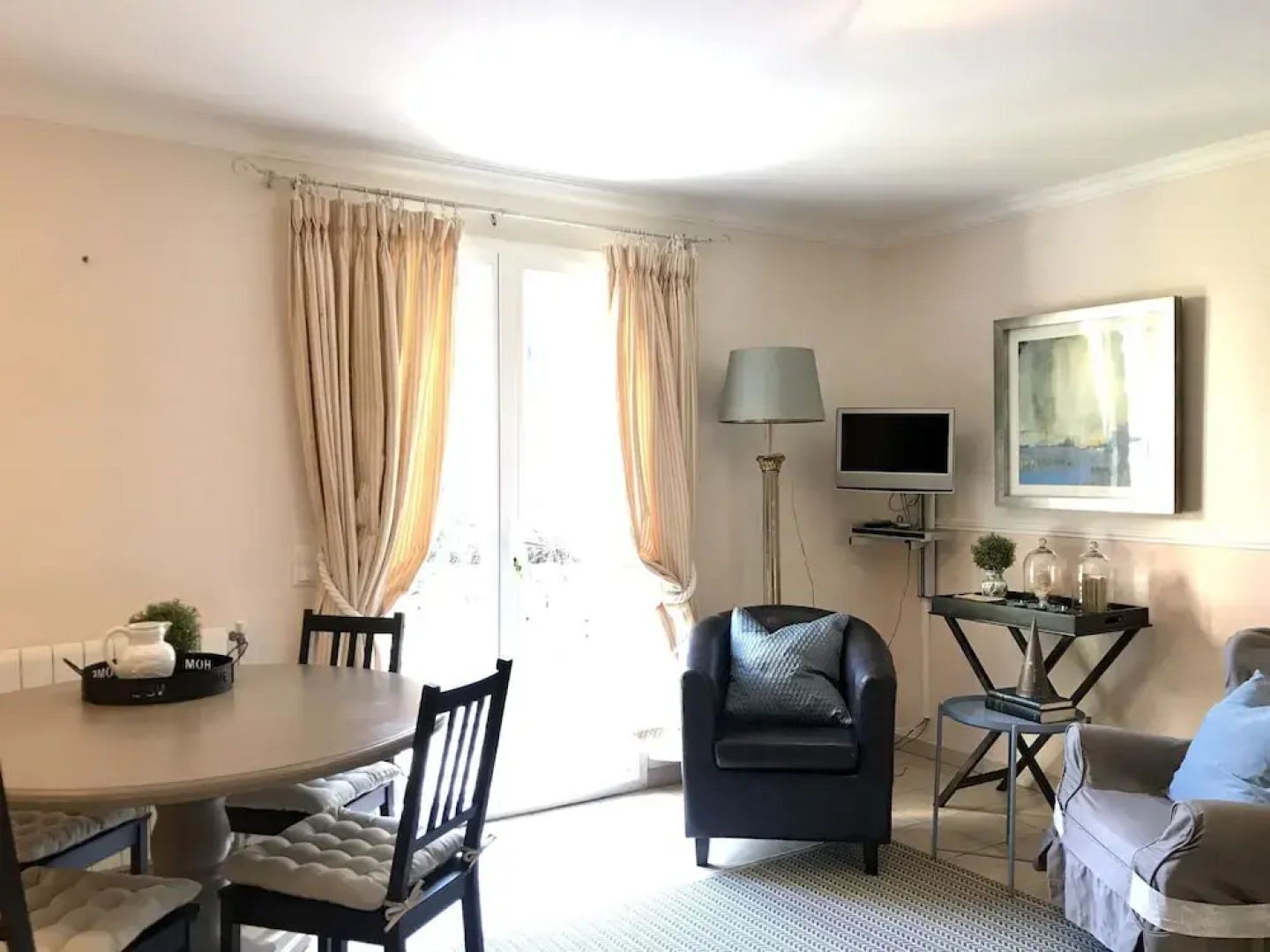 Captivating Villa in Le Plan-de-la-tour with Swimming Pool