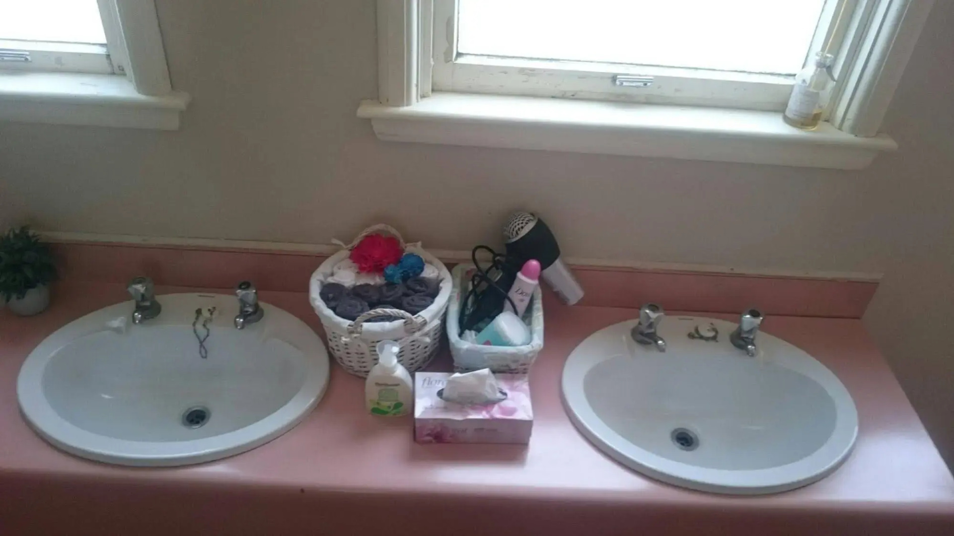 Snowy Waters Lodge & Tours