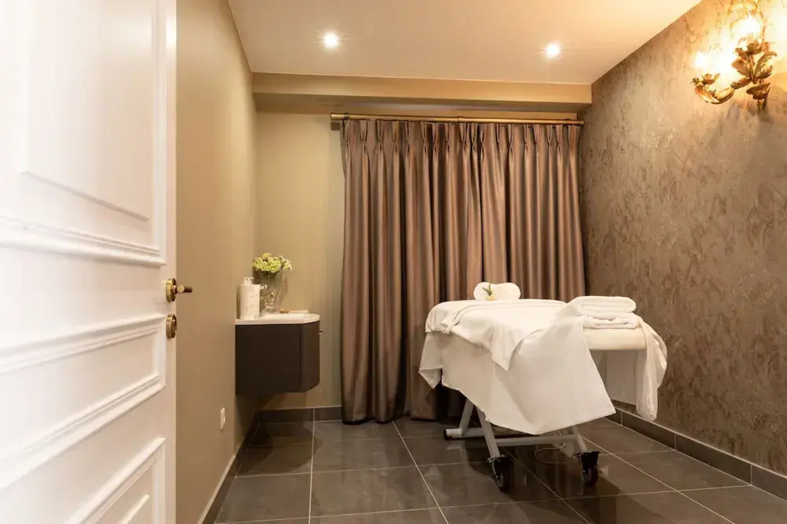 Solar Alvura Health Hotel