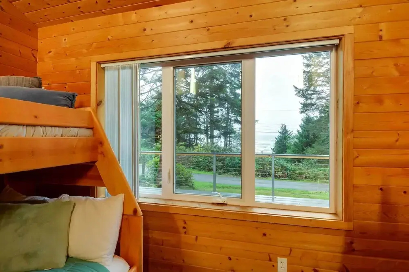 Serene Copalis Beach Getaway: Walk to Beach!