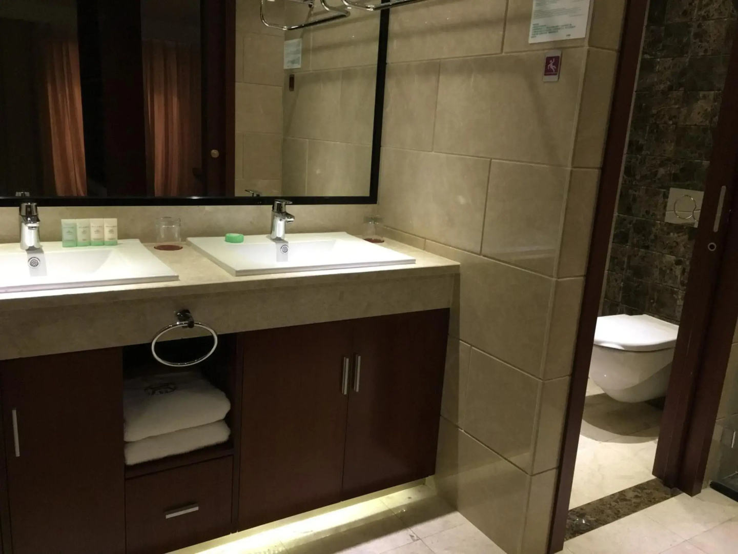 Huatian Chinagora Hotel