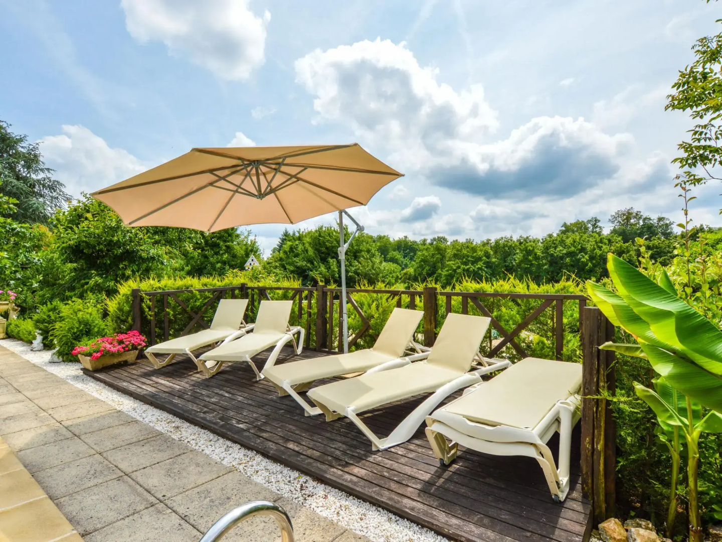 Cozy Holiday Home in La Foret-de-tessé With Private Pool