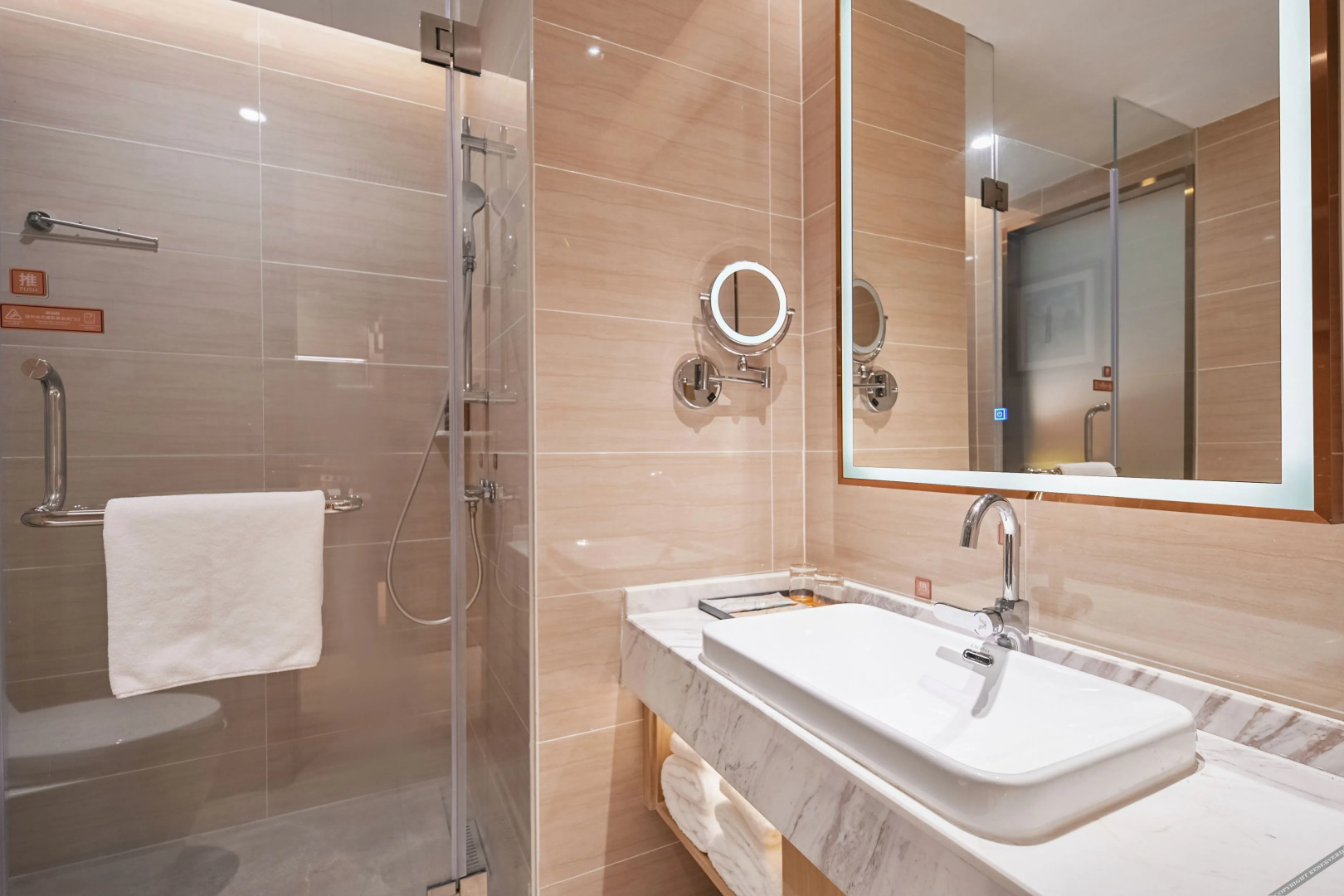 Vienna Hotel (Yecheng Zero Kilometer)