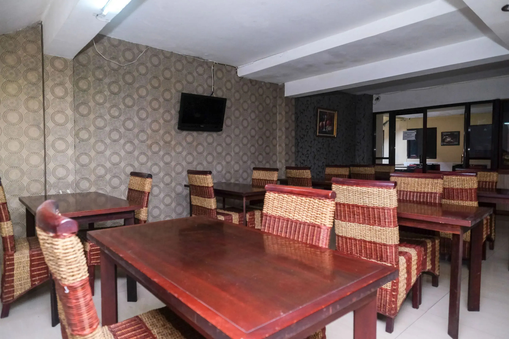 RedDoorz Plus @ Grand Populer Hotel
