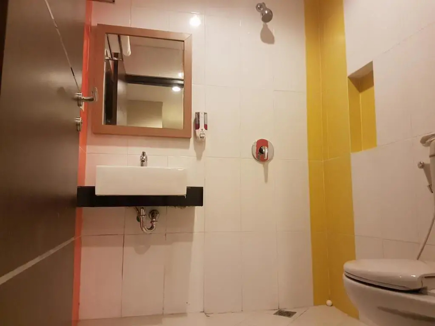 RedDoorz @ Budget Hotel Ambon