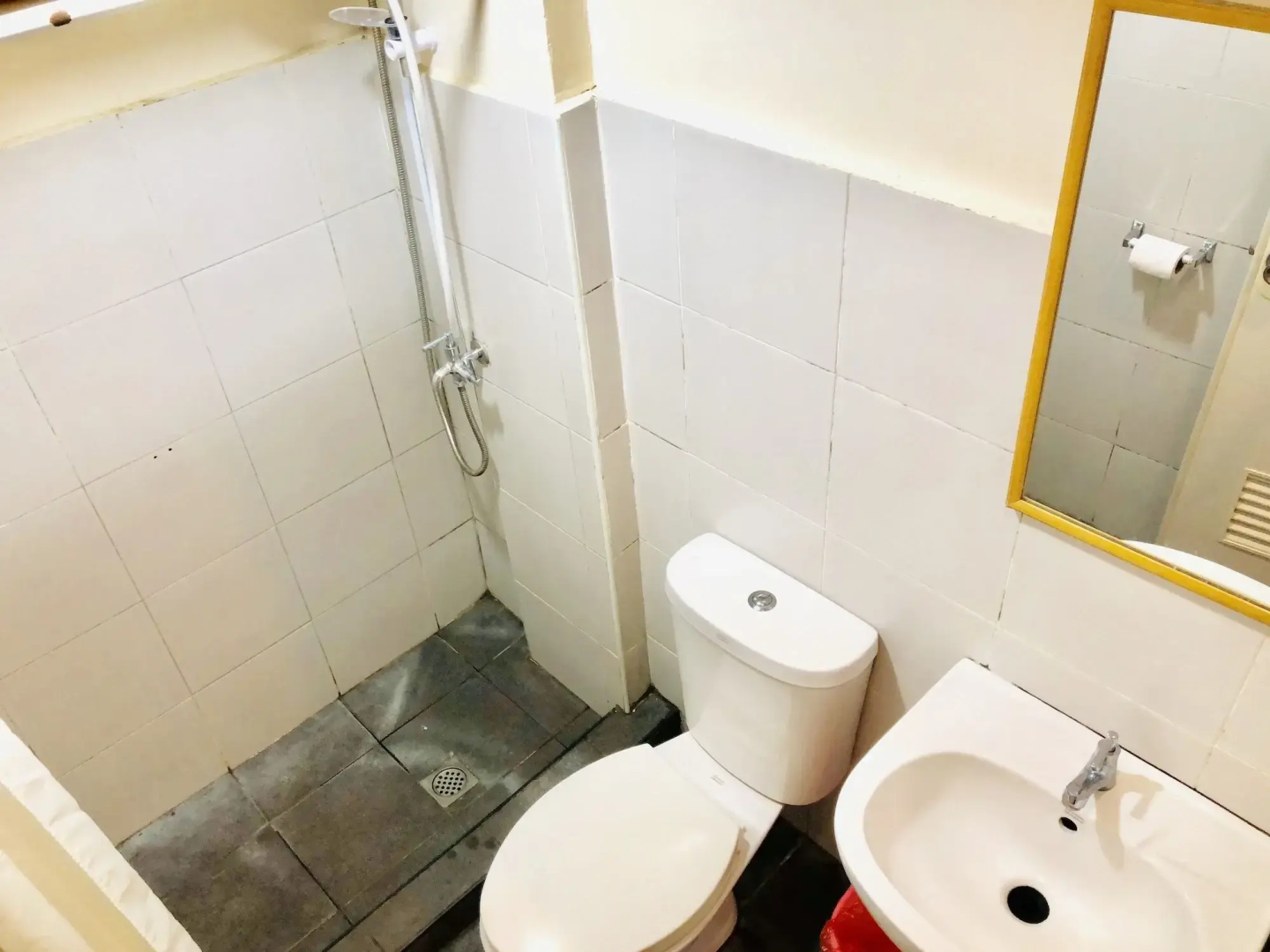 Hometown Hotel Bacolod - Lacson