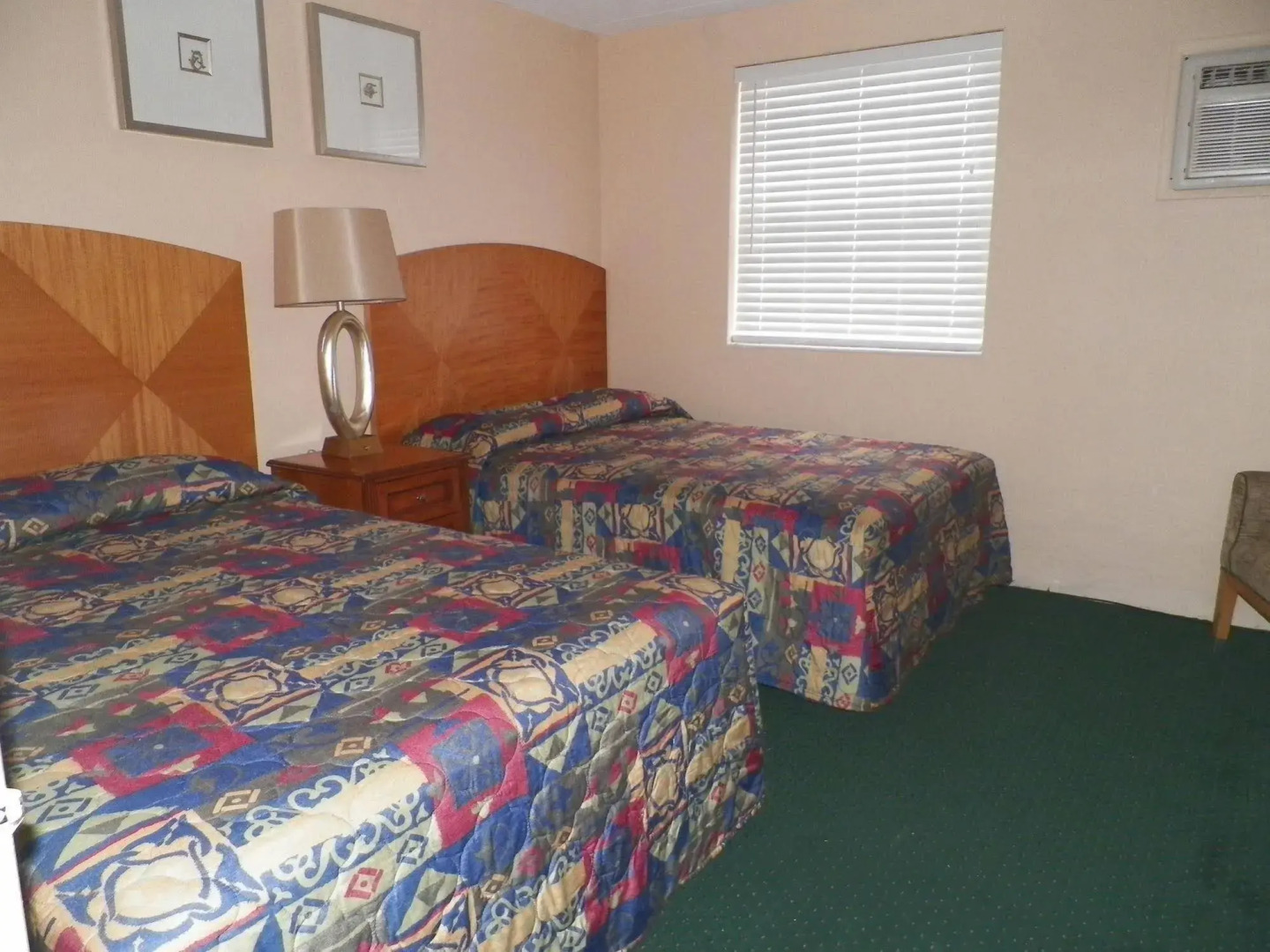 Royal Canadian Motel