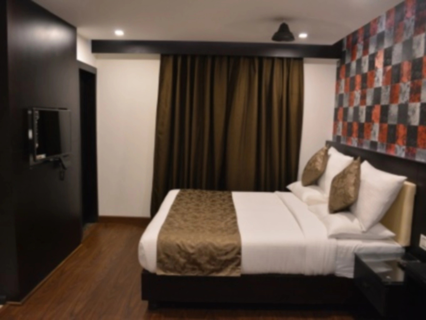 The City Grand Hotel