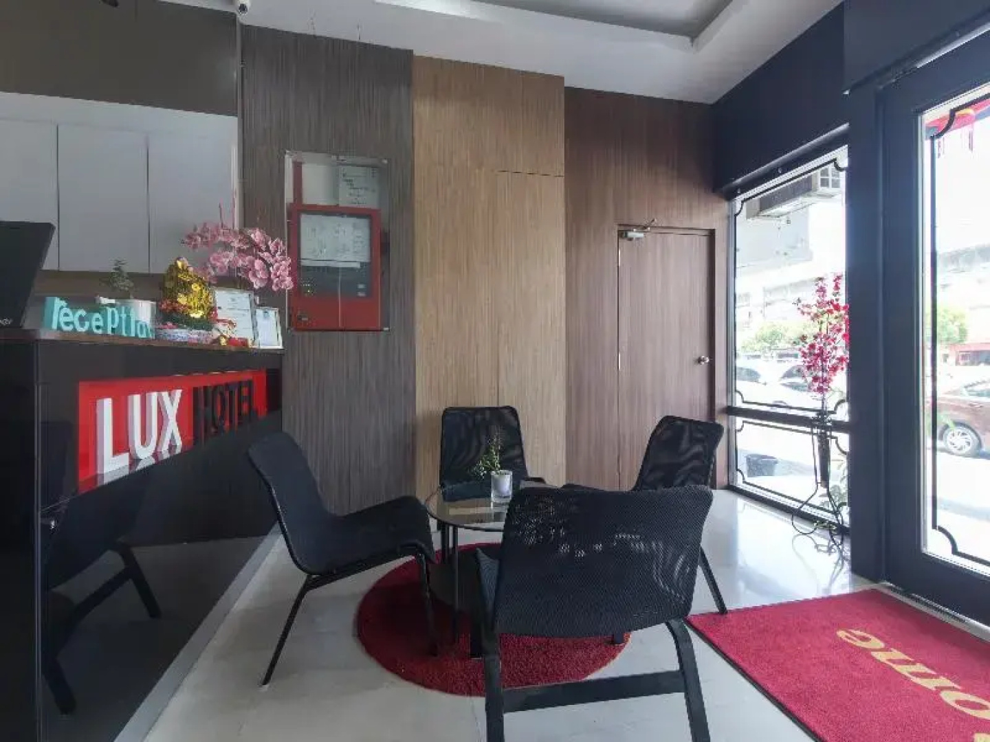 Lux Hotel
