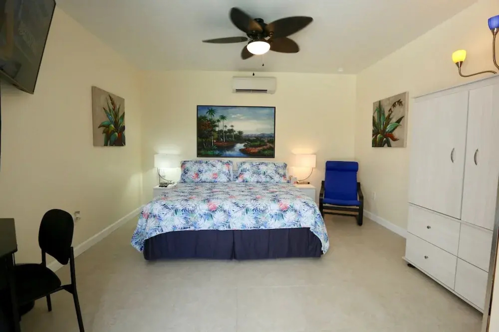 Fantasy Island Inn – Caters to Men