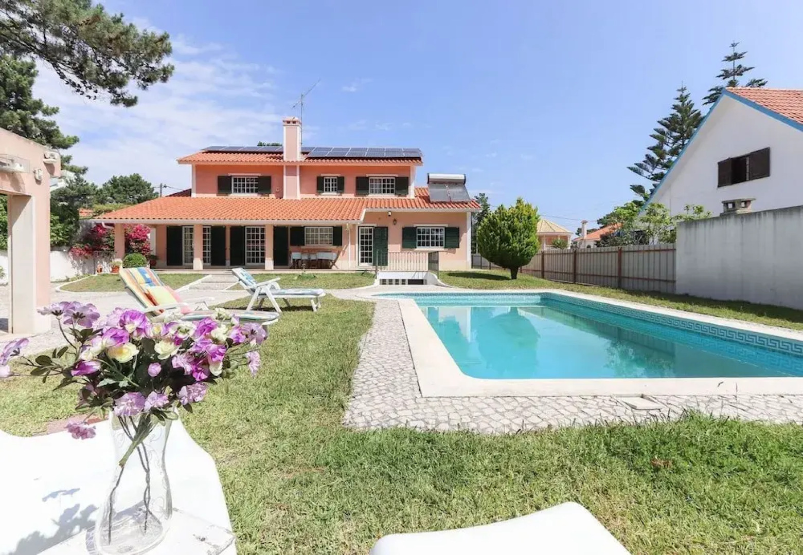 Caparica Beach Villa by Homing