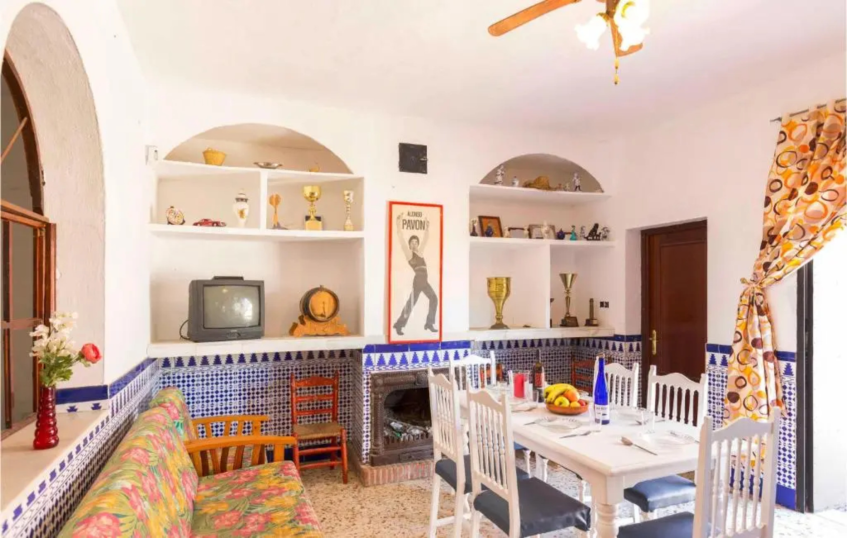 Stunning home in Olivares with Outdoor swimming pool and 3 Bedrooms