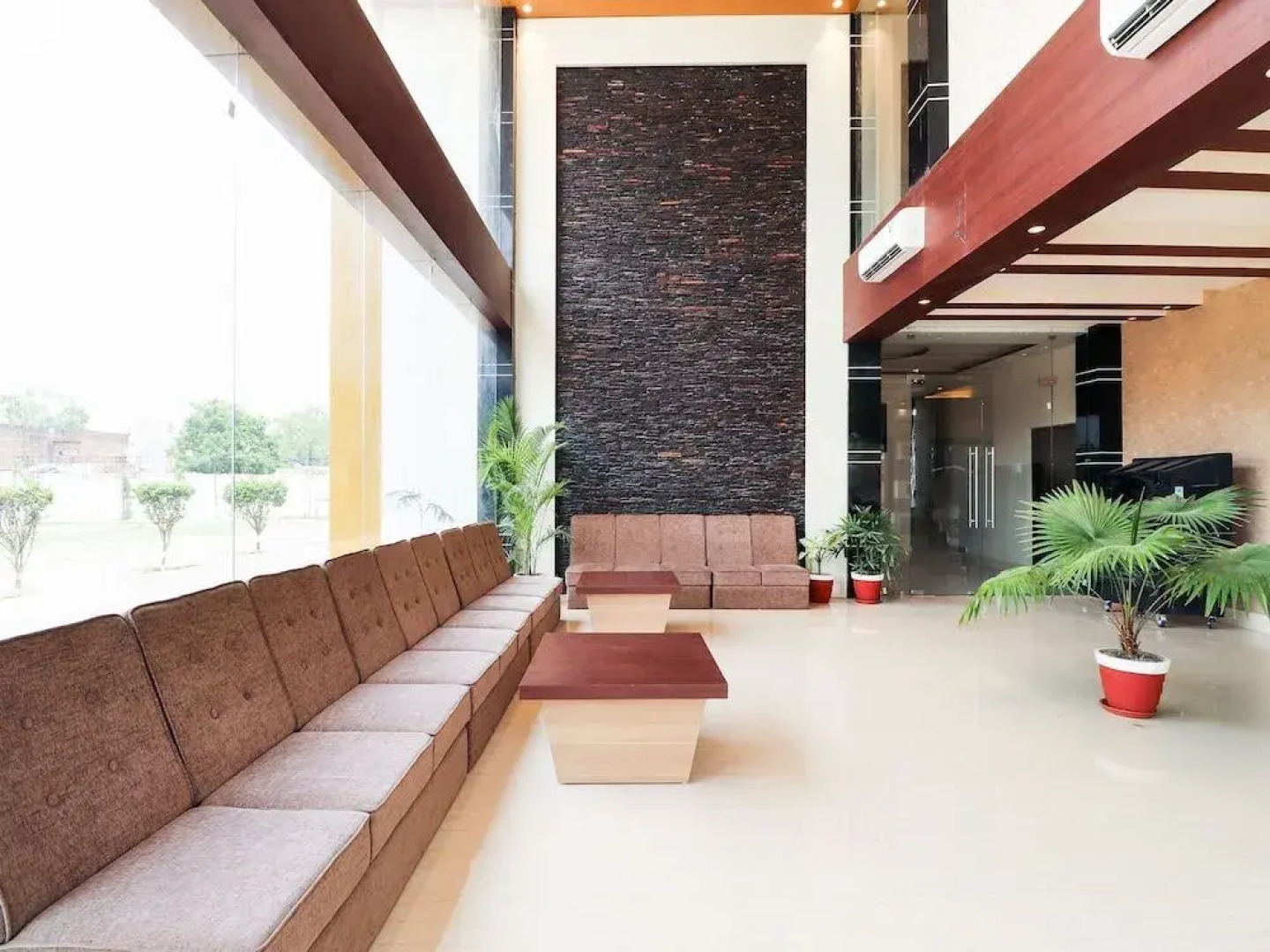 Hotel Bandhan by OYO Rooms