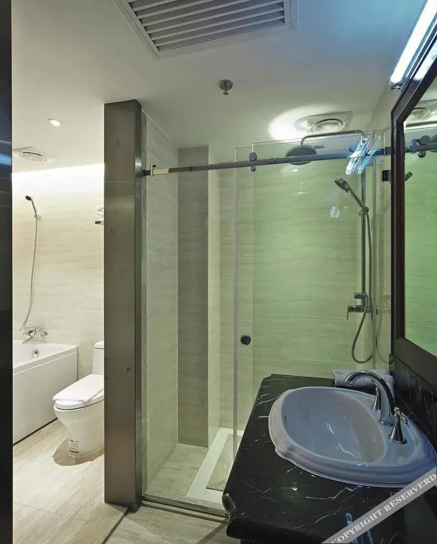 Dandong Jiangbin International Hotel (Yalu River Broken Bridge Scenic Spot Railway Station Branch)