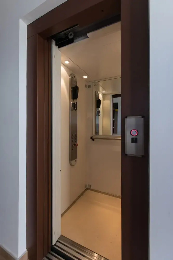 Vertical Villa: luxury, sea views & private SPA