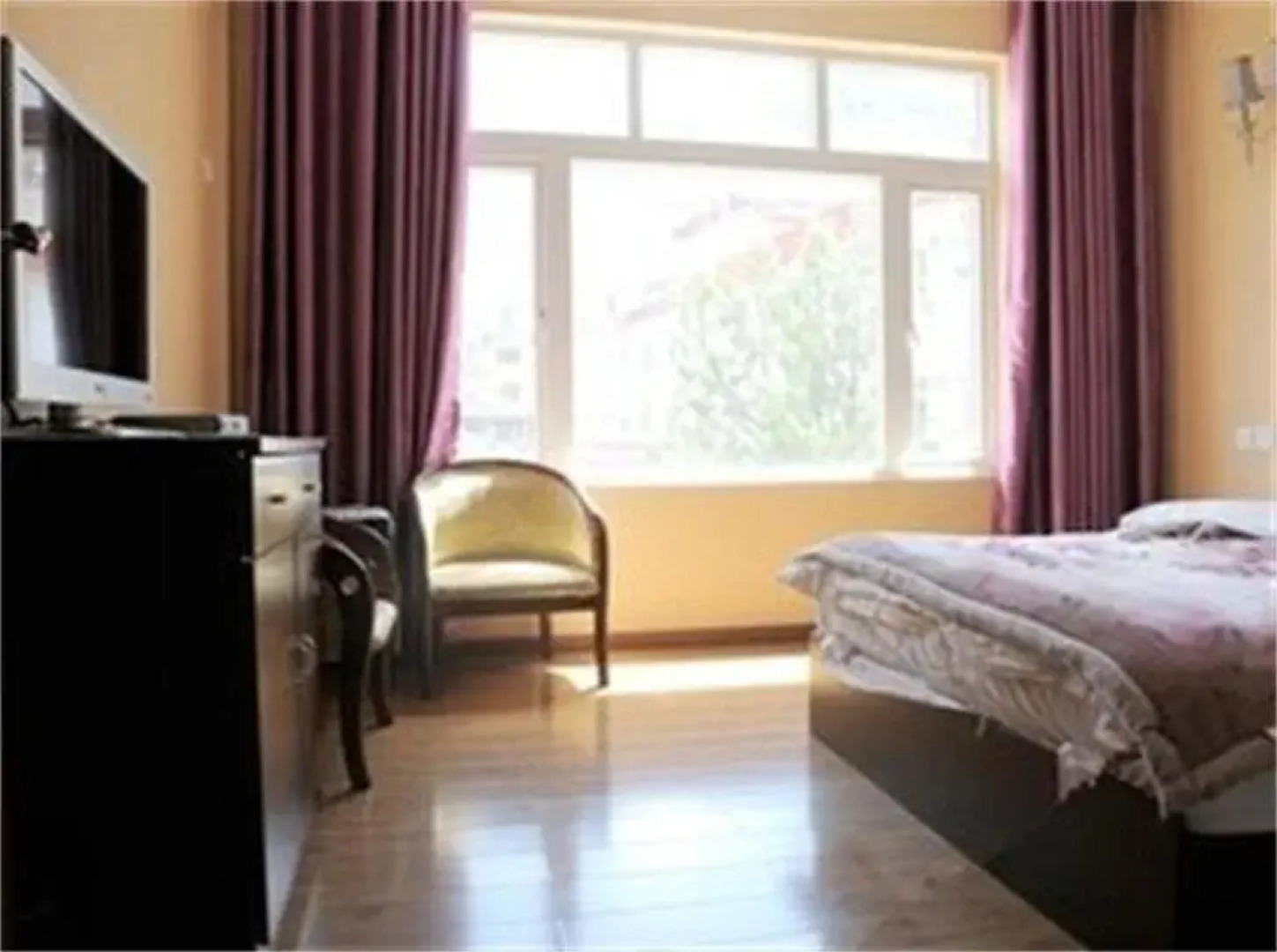 Suining Yaju Business Hotel