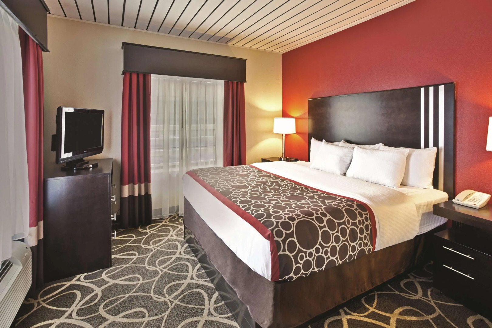 La Quinta Inn & Suites by Wyndham Elkview - Charleston NE