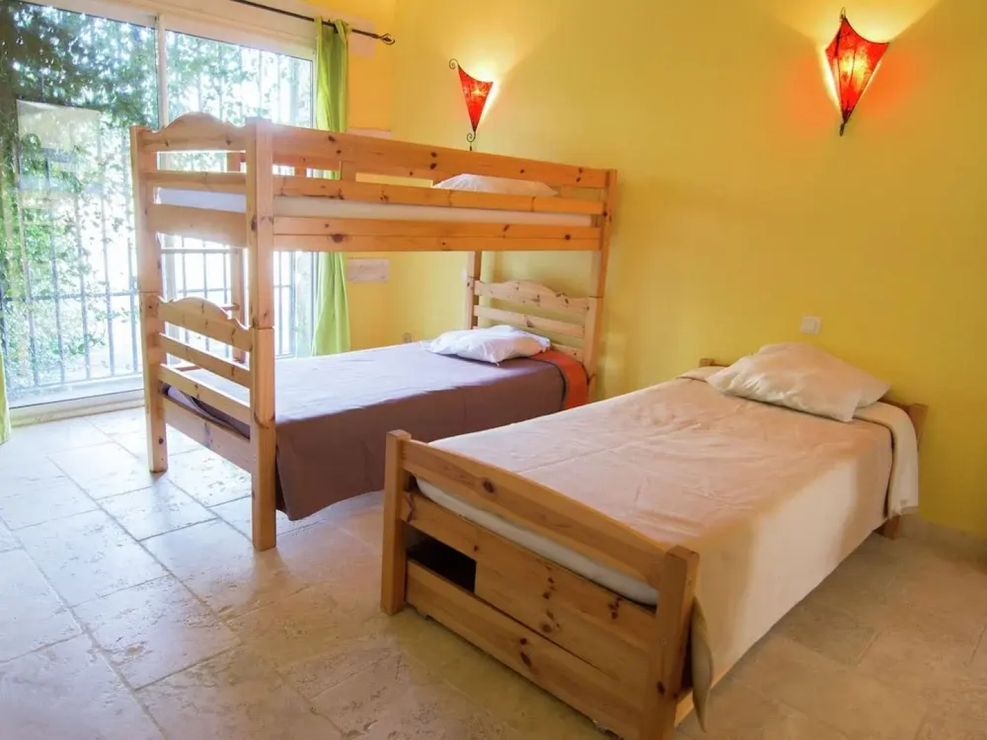 Welcoming Villa with Private Pool in Montfrin