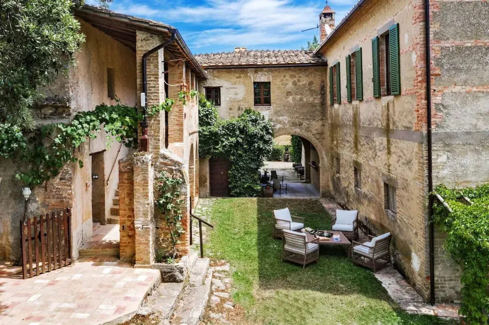 Villa With 8 Bedrooms in Buonconvento, With Private Pool, Furnished Garden and Wifi - 90 km From the Beach