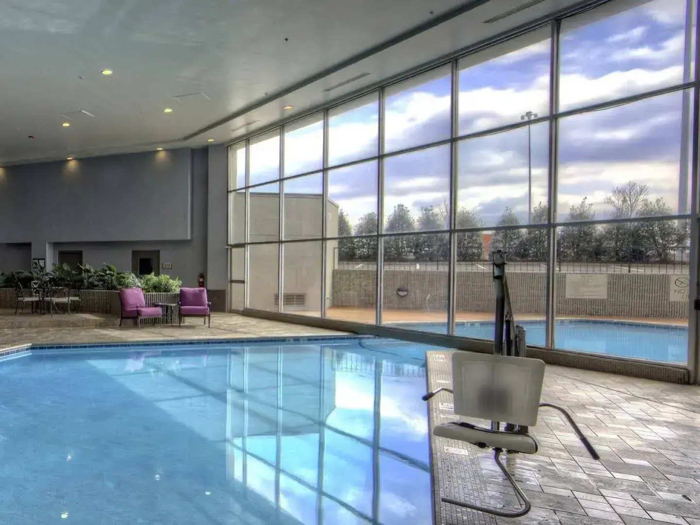 DoubleTree by Hilton Hotel Decatur Riverfront