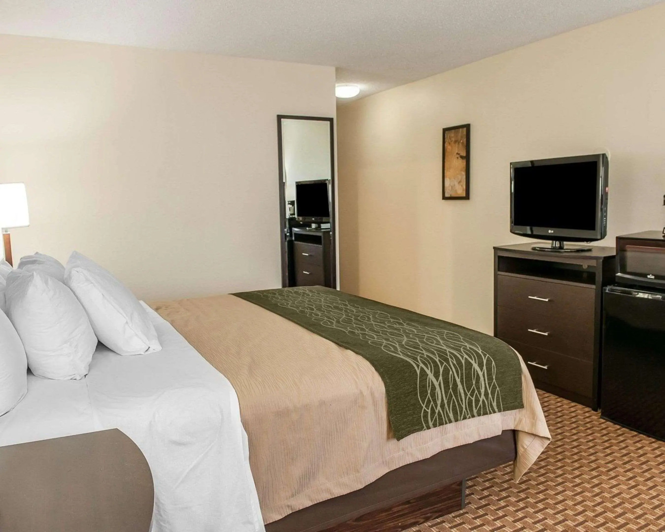 Comfort Inn & Suites Warsaw near US-30