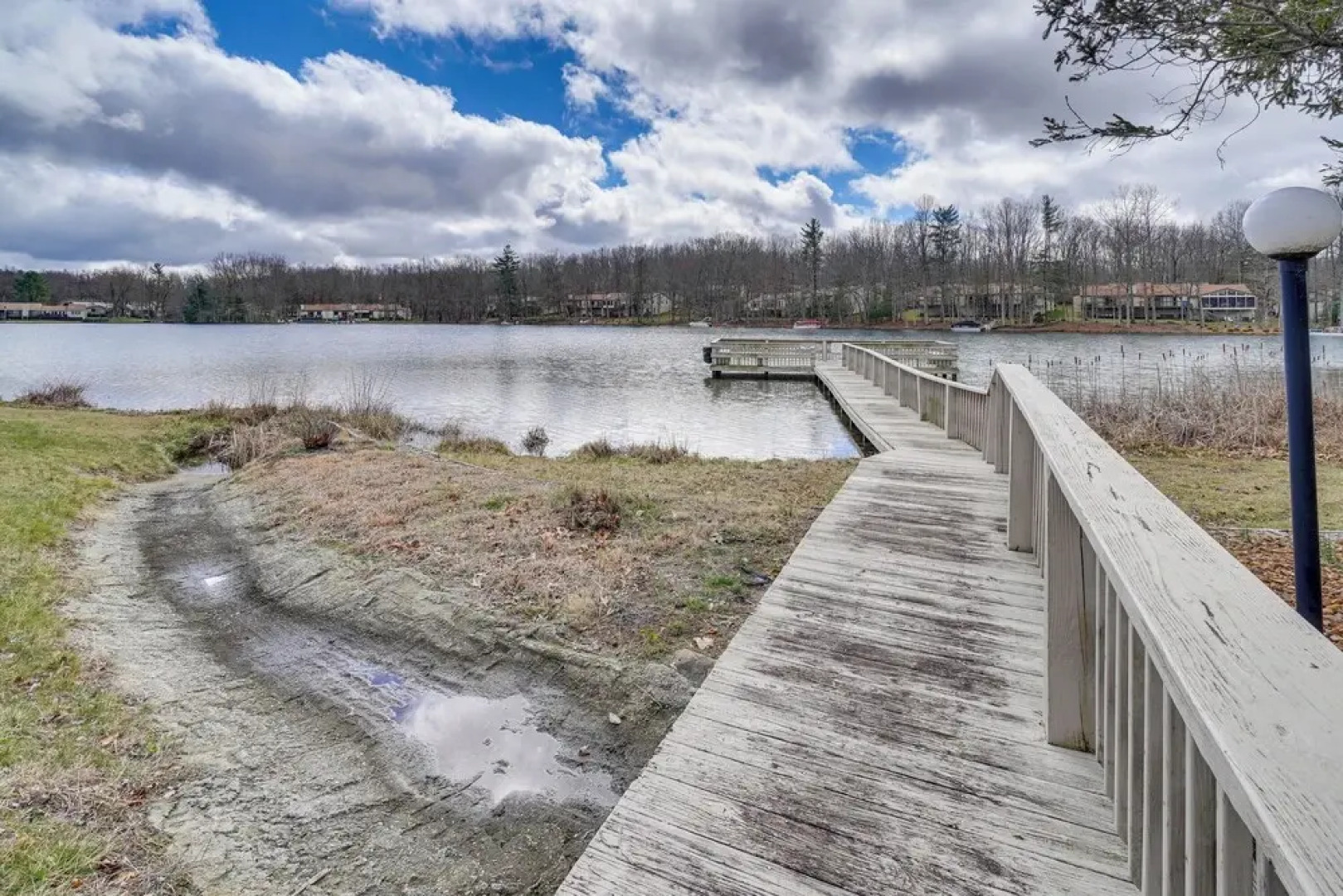 Pet-friendly Crossville Resort Condo: Golf & Swim!