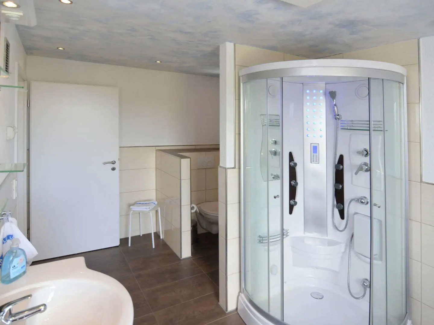 Chalet in Schnett Near Ski Slopes