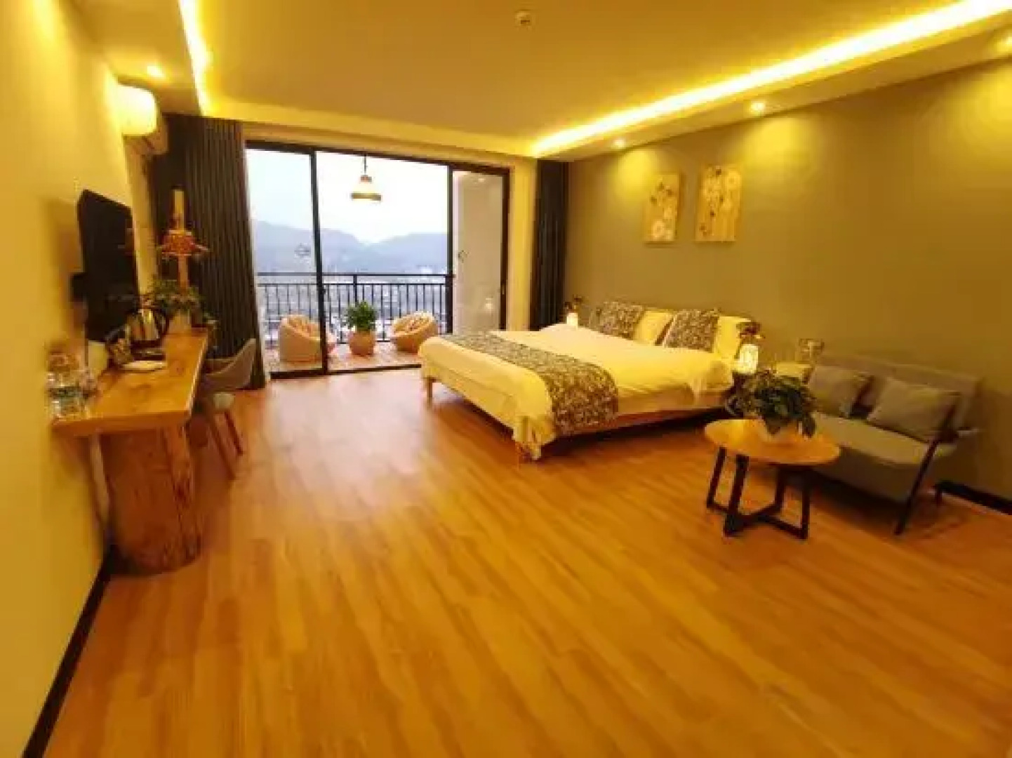 Hujingwan Homestay