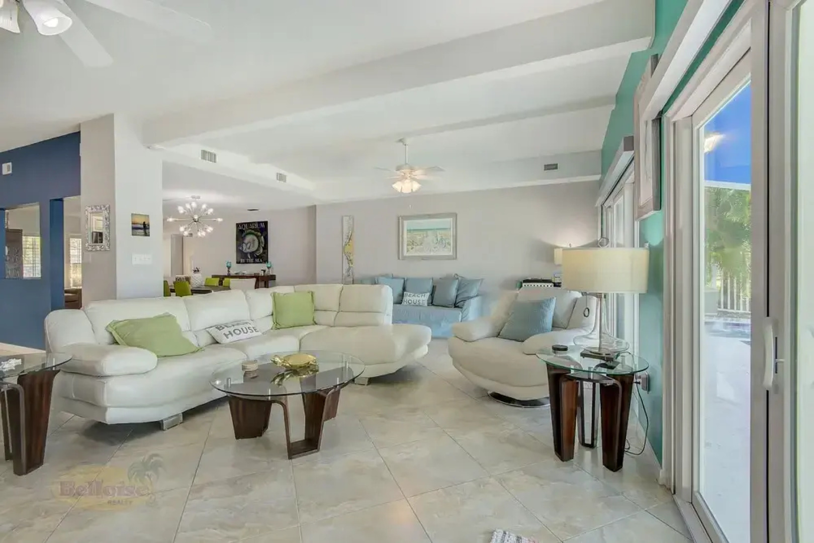 Water Lover's Paradise - Weekly Rental 2 Bedroom Home by Redawning