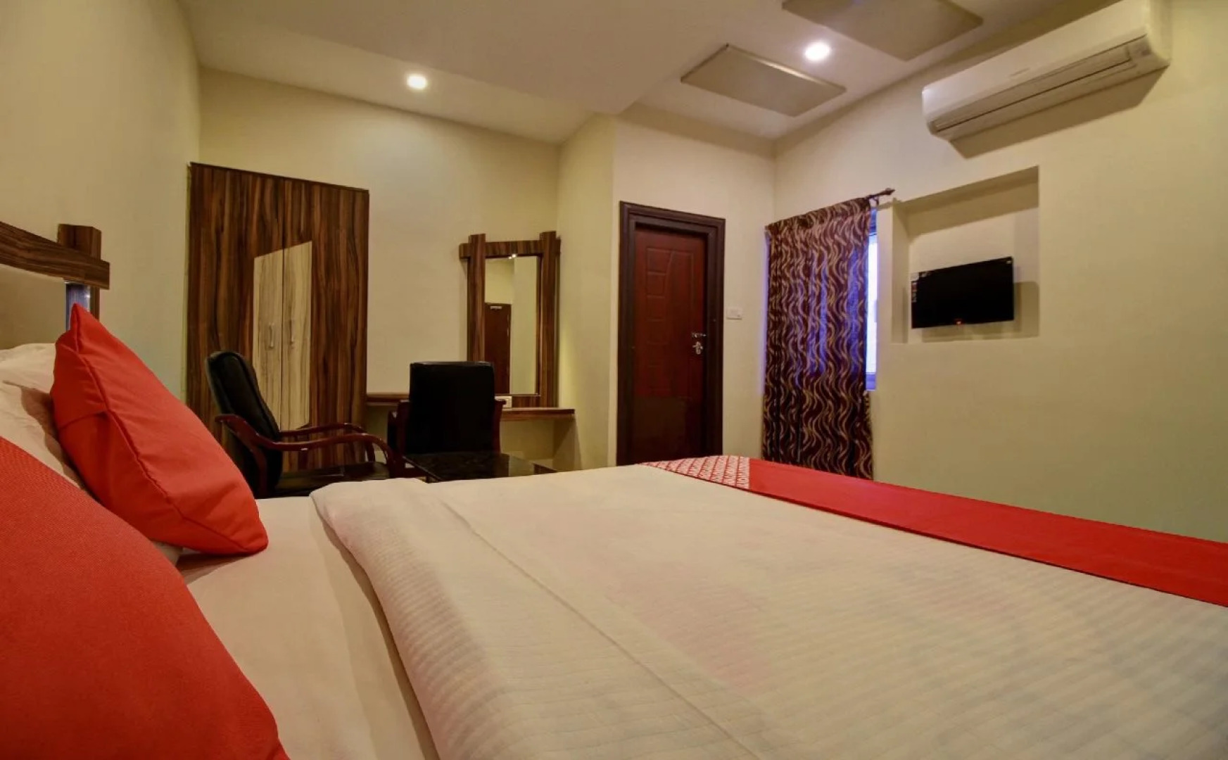 Temple City Lake Inn By OYO Rooms