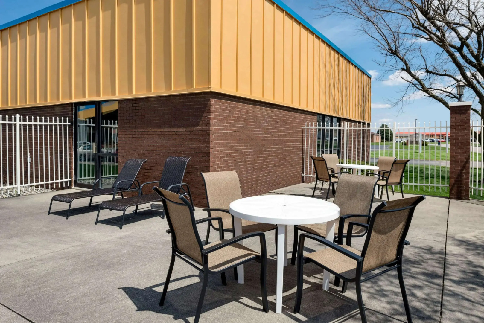 Baymont by Wyndham Muncie Near Ball State University