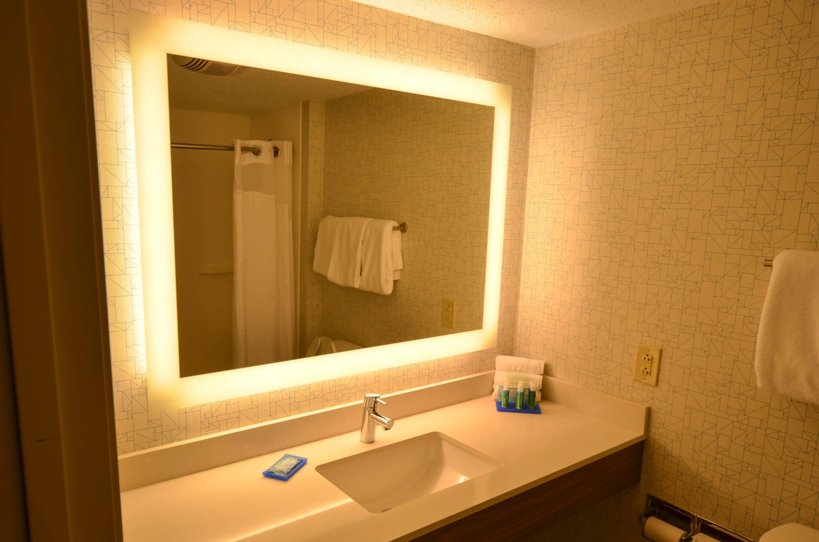 Holiday Inn Express Pittsburgh-Bridgeville by IHG