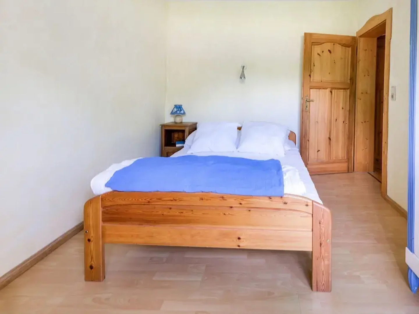 Charming Sea View Apartment in Lozen