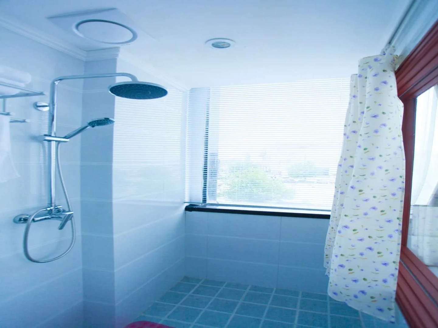 Young-Hi Holiday Inn