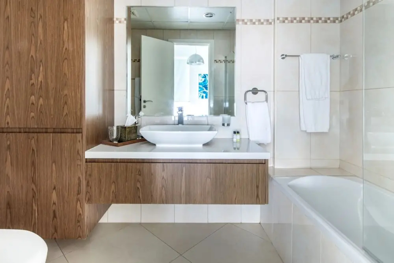 Warm & Spacious 2BR in The Famous Dubai Marina