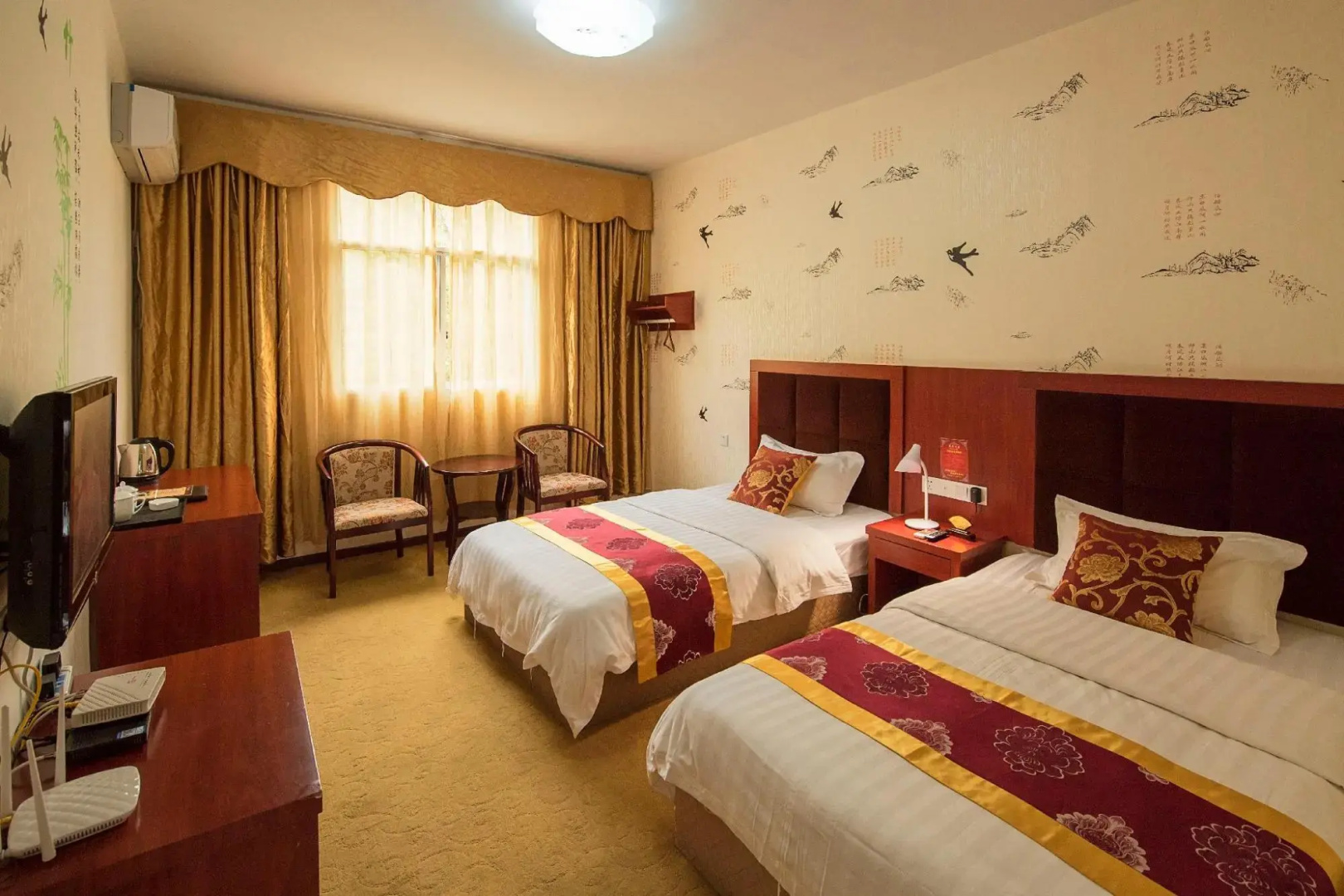 Haiwang Hongya Hot Spring Hotel