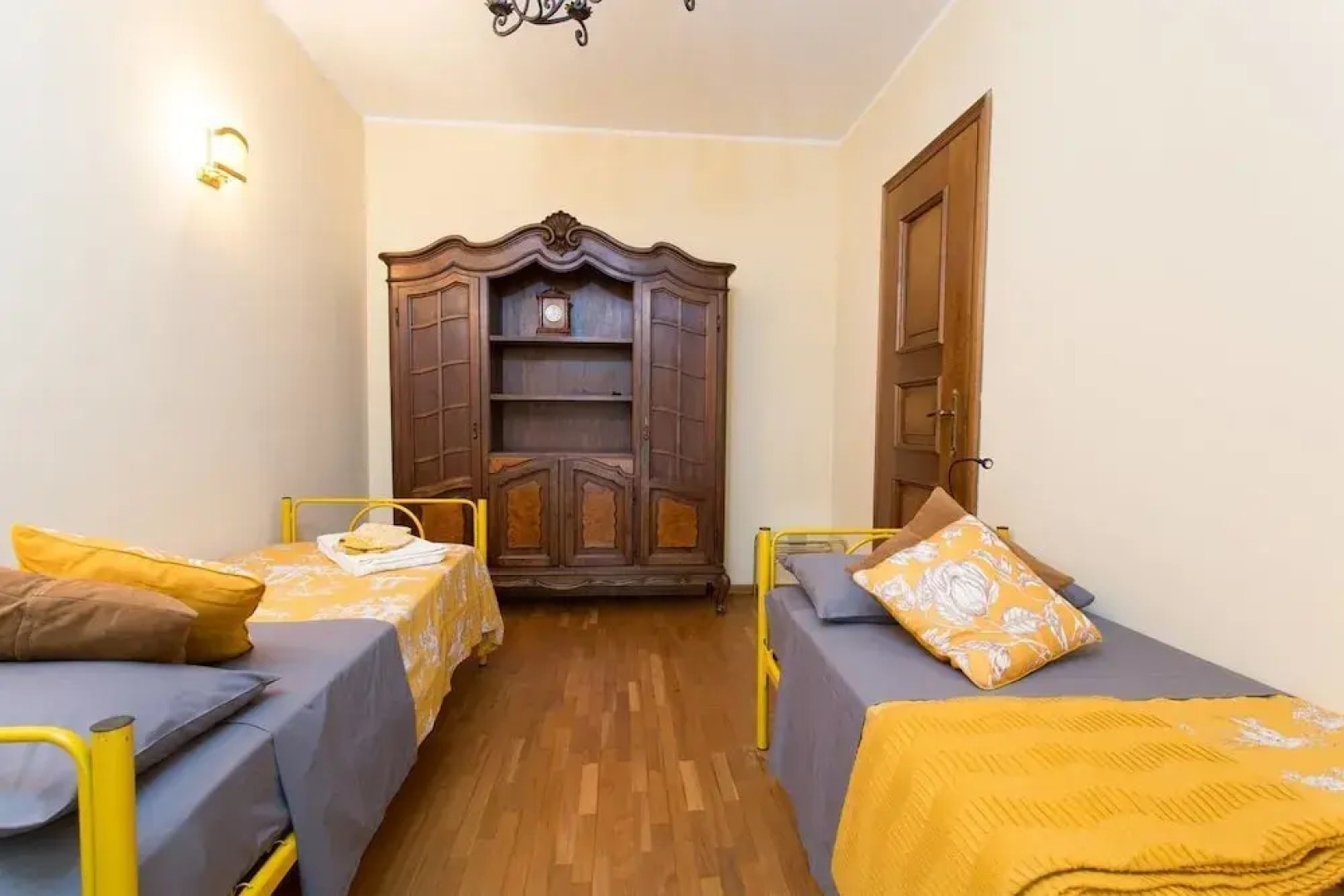 Lake Maggiore Villa With Beach Access, Near Village Centre, Wifi, BBQ