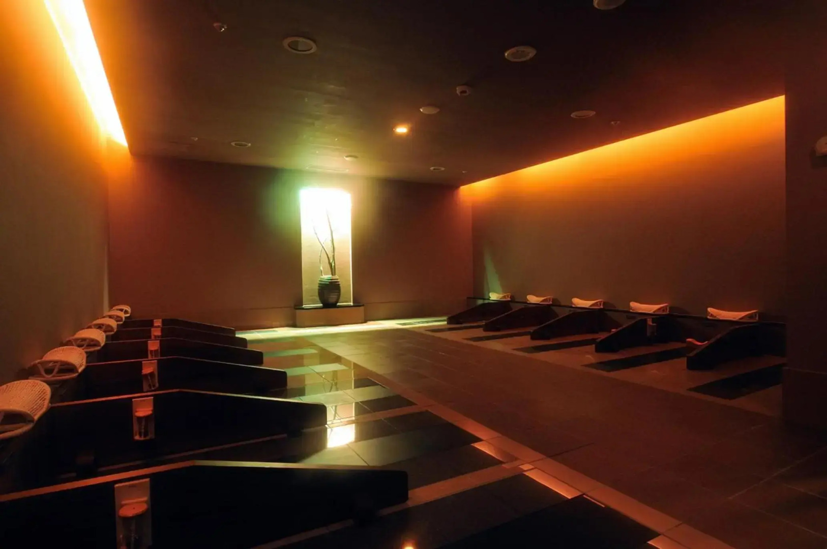 Yokohama Minamimirai Manyo-Club