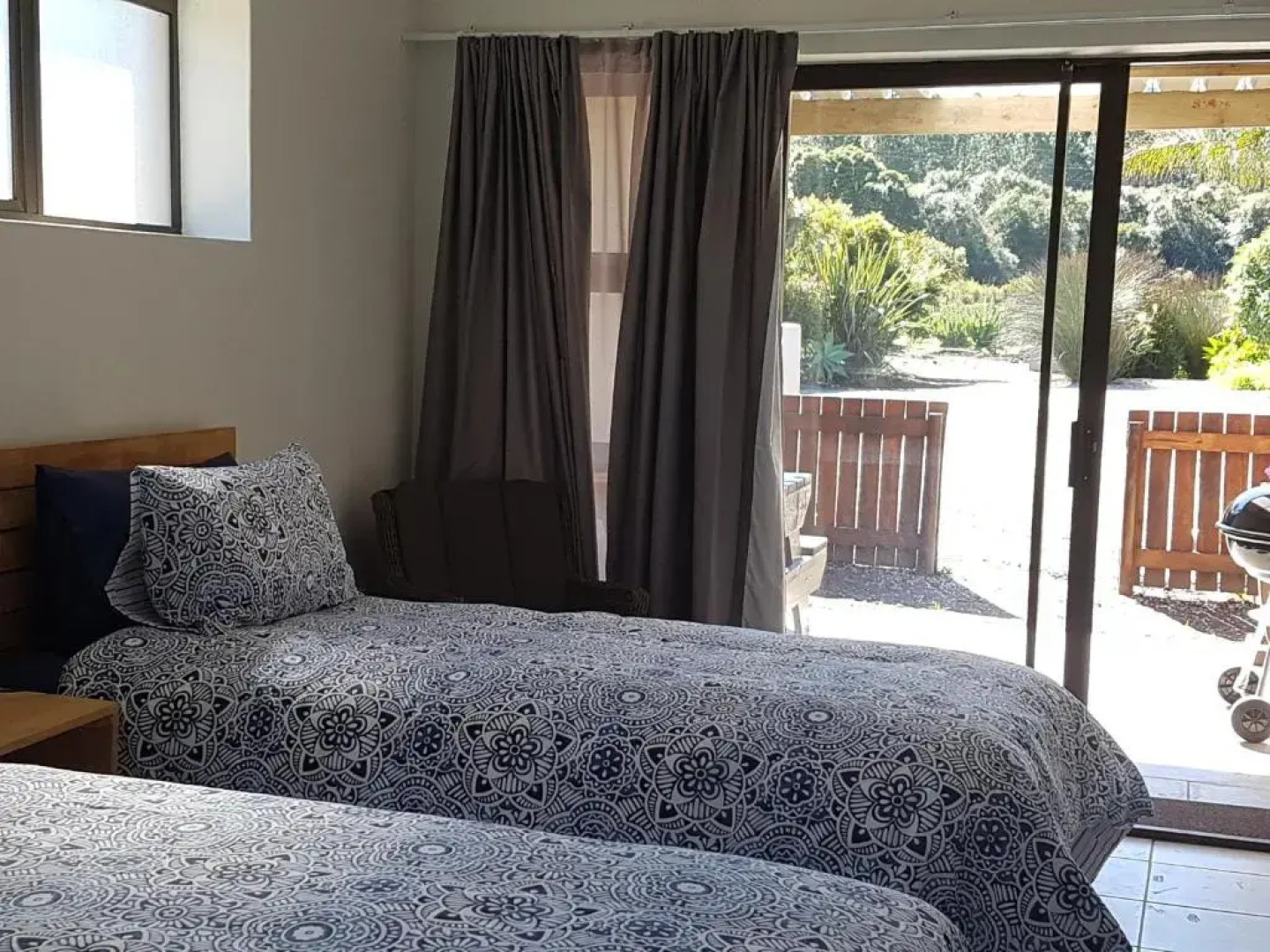 Mountain Breeze Log Cabins