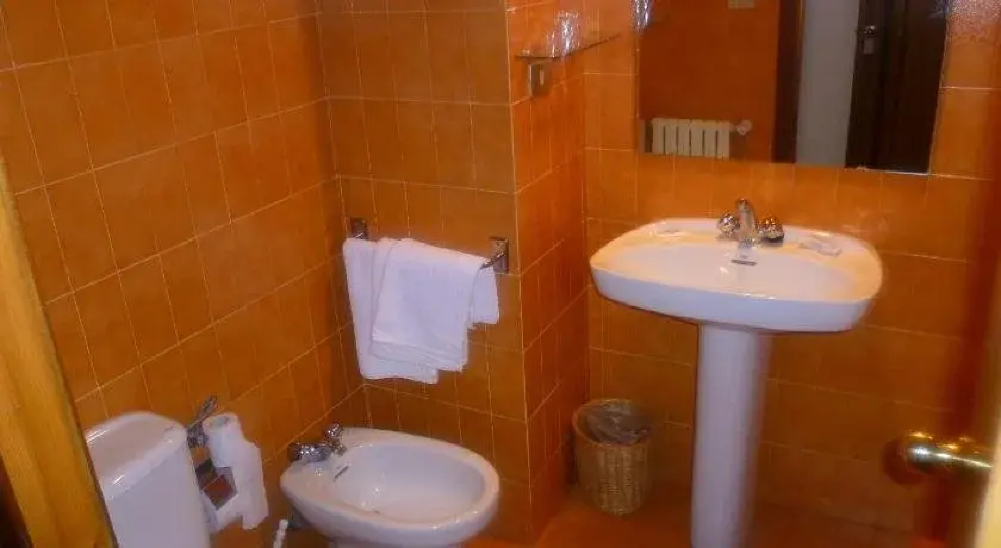 Hostal Restaurante Pirineos