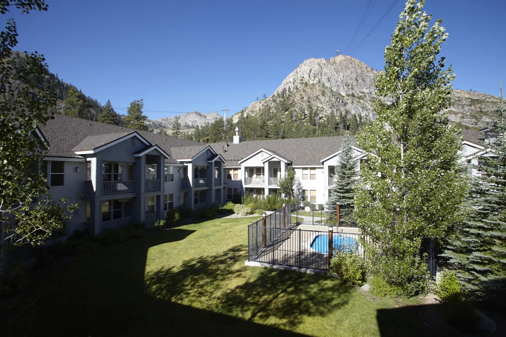 Squaw Valley Lodge