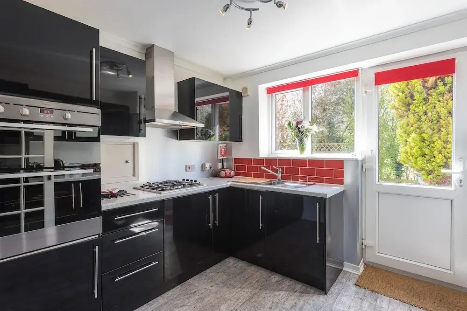 3 Bedroom Bungalow Moelfre- Private Garden,parking