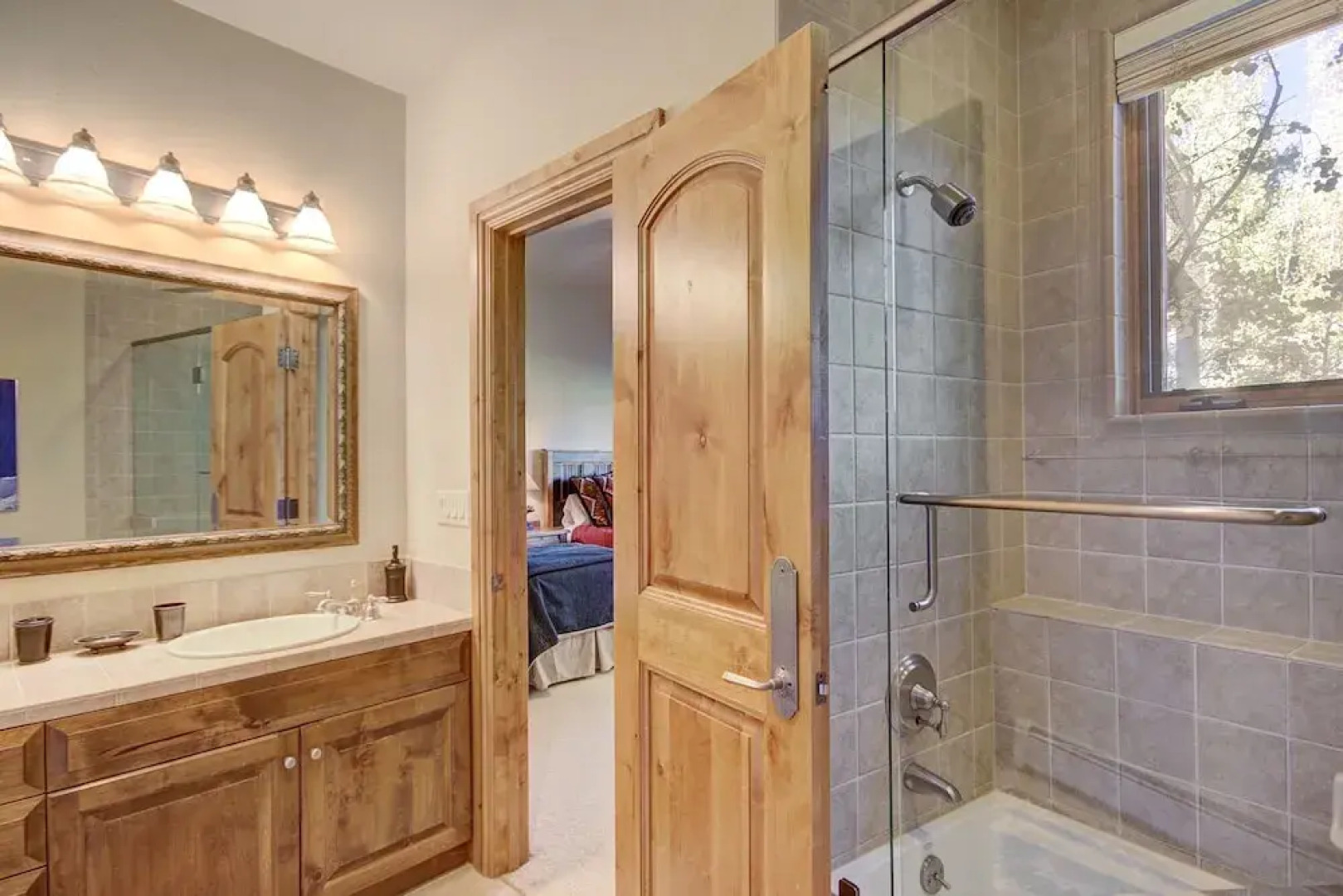 Luxury With Mountain Views, Private Hot Tub Arrowhead 6 Bedroom Townhouse