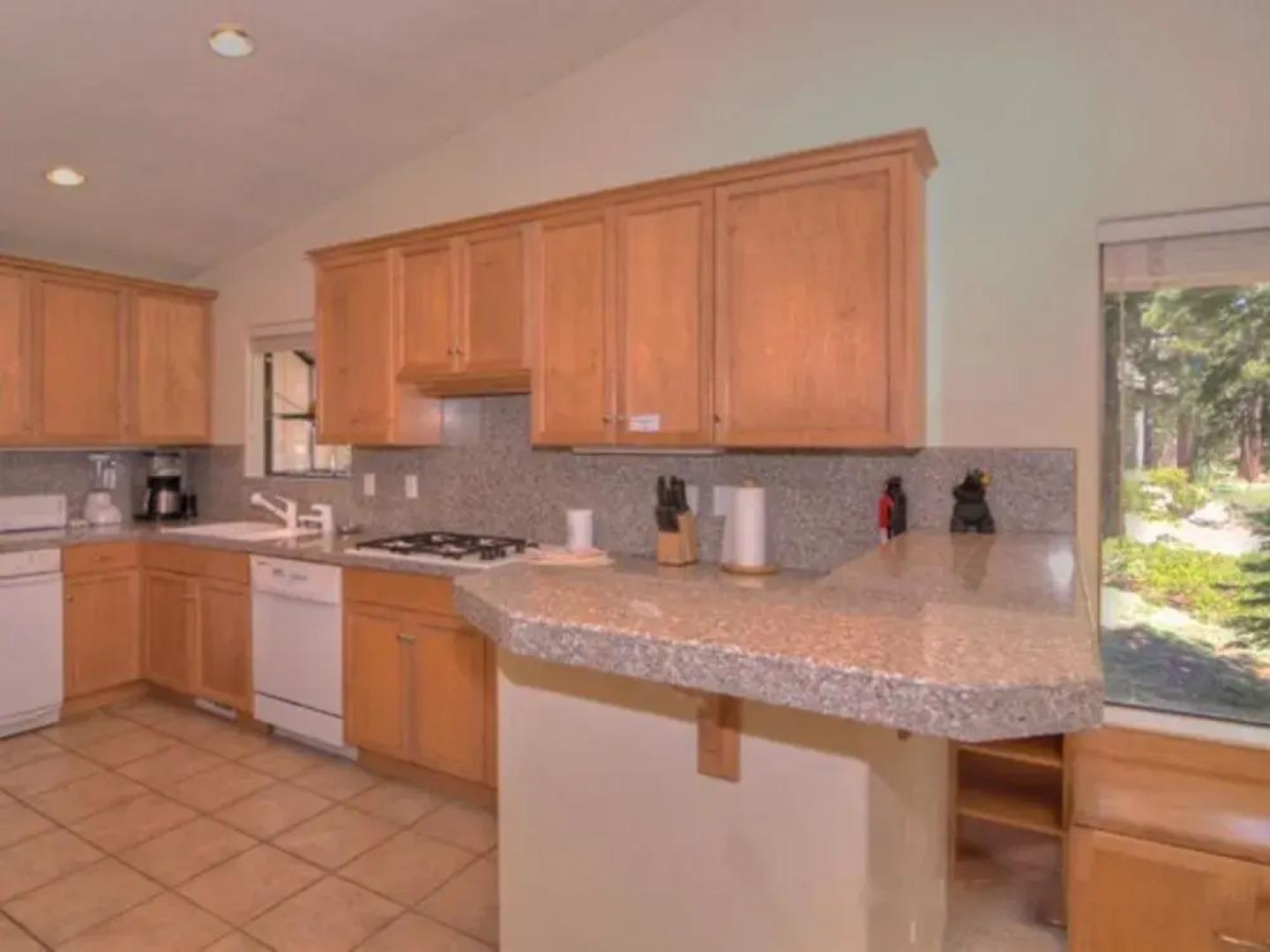 Mountain Ellen 3 Br home by RedAwning