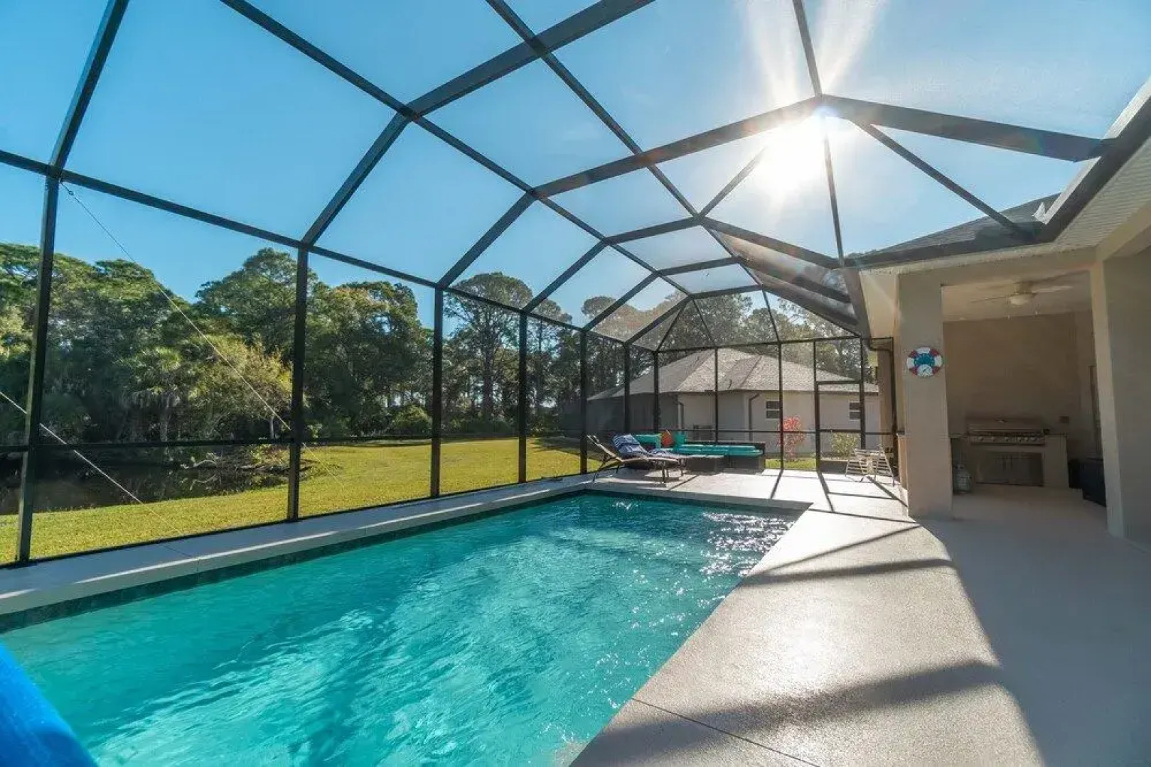 Suite Dreams Guesthouse aka Care Takeover Home