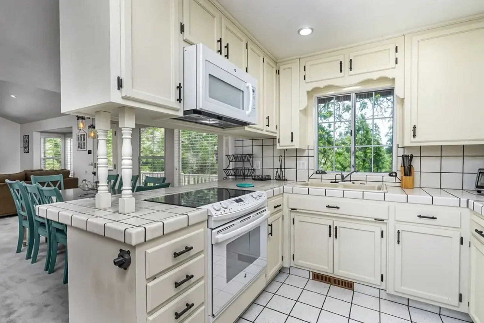 Ridgecrest Rendezvous -  Huge Wrap-Around Deck - Perfect for Sunbathing or BBQ-ing by Yosemite Region Resorts